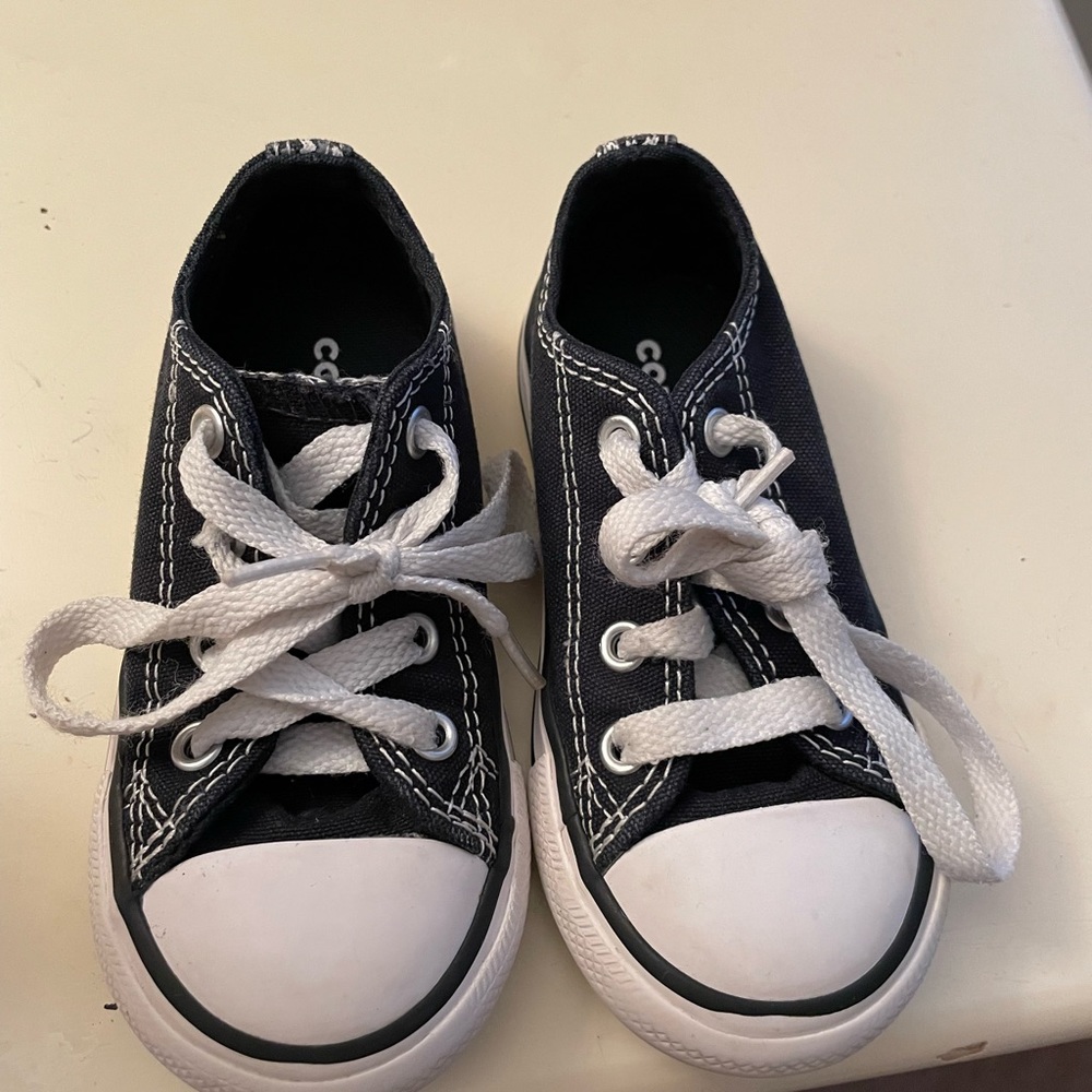 Converse All Star. Size:7 toddler. Black and White.